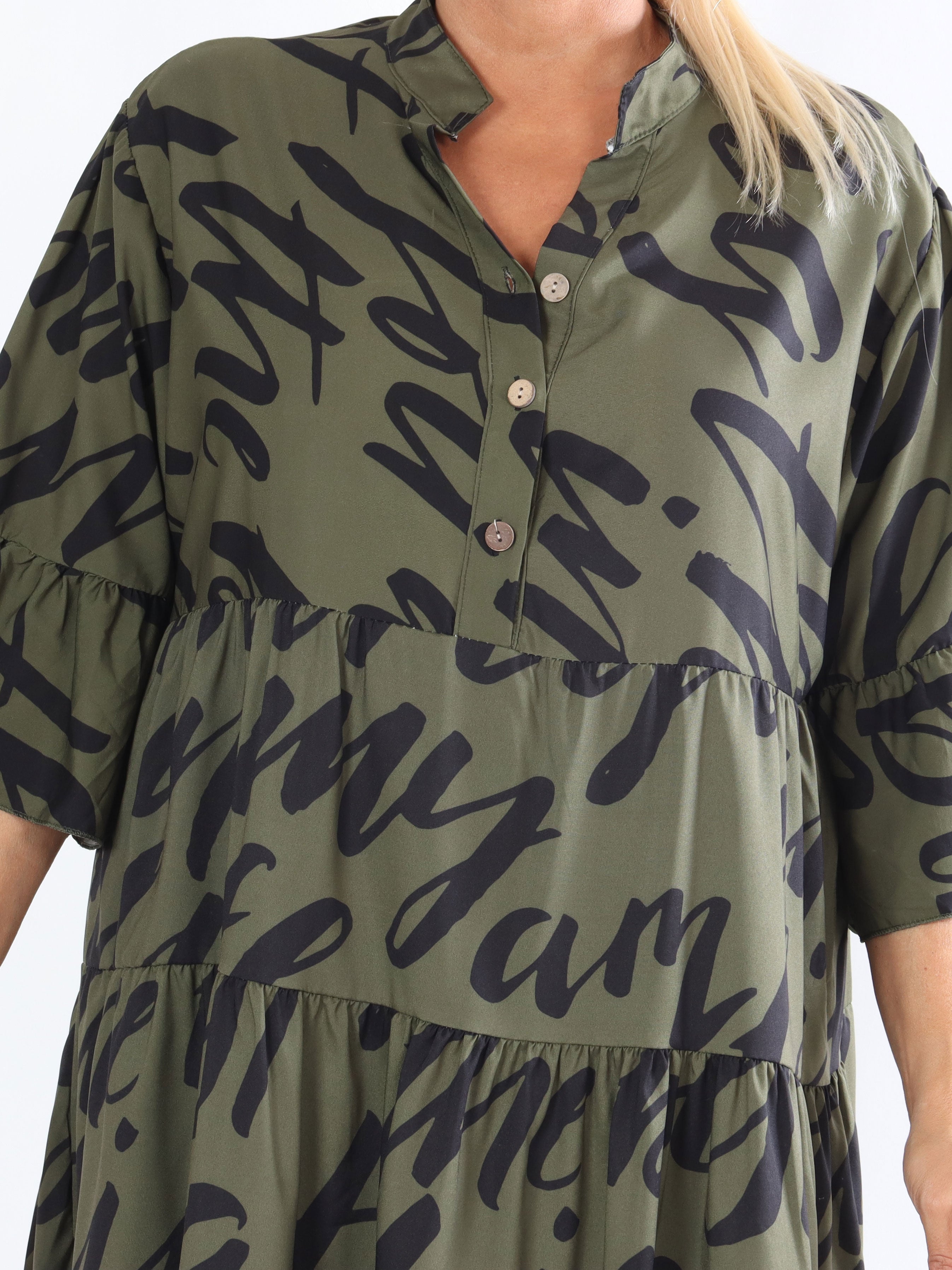 Elmis - Söt klänning i stora storlekar med fin text